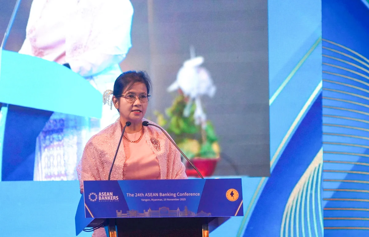 Bà Daw Than Than Swe, Thống đốc Ngân hàng Trung ương Myanmar phát biểu tại hội nghị