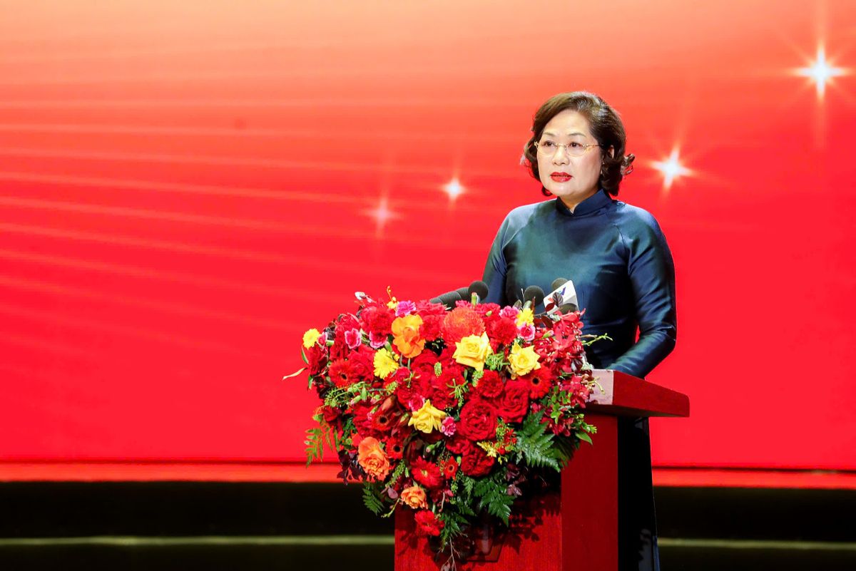 Đồng chí Nguyễn Thị Hồng - Ủy viên Ban Chấp hành Trung ương Đảng, Chủ tịch Hội đồng thi đua khen thưởng ngành Ngân hàng - Thống đốc NHNN phát biểu khai mạc Đại hội