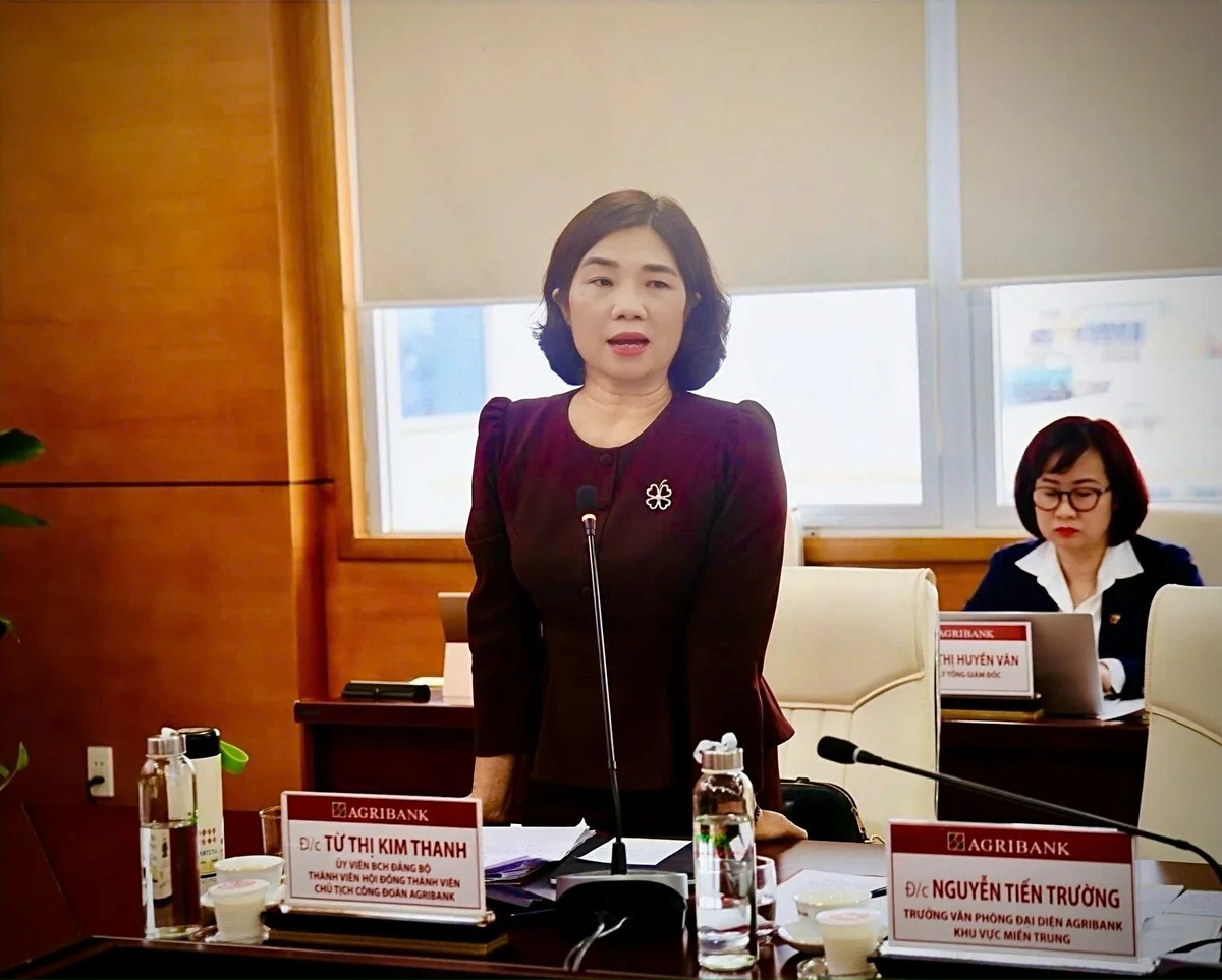 Đ/c Từ Thị Kim Thanh, Ủy viên BCH Đảng bộ, Thành viên HĐTV, Chủ tịch Công đoàn Agribank phát biểu tại Chương trình làm việc
