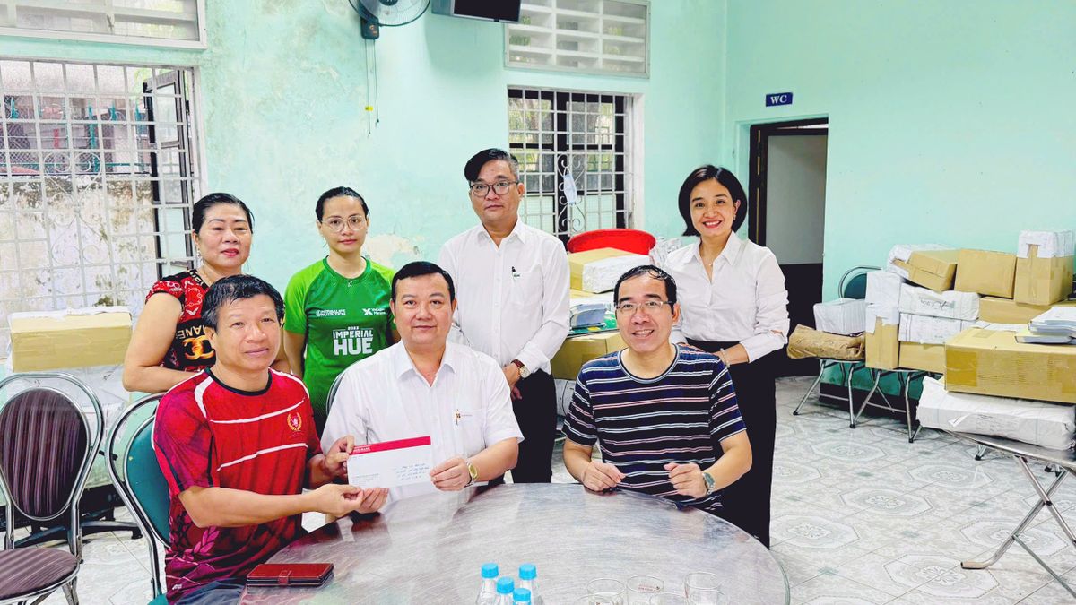 Trước tình hình mưa lũ lịch sử do cơn bão số 12 gây ra, ảnh hưởng nghiêm trọng đến nhiều tỉnh, thành miền Trung, Agribank đã khẩn trương triển khai các hoạt động hỗ trợ, kịp thời chia sẻ khó khăn với người dân vùng bị thiệt hại.