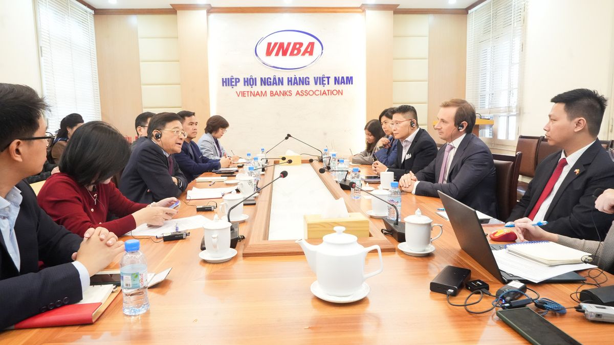 Quang cảnh buổi làm việc