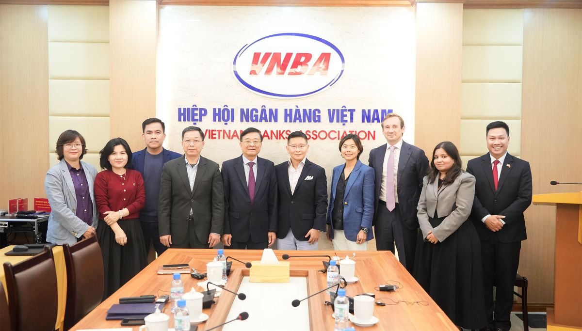 TS Nguyễn Quốc Hùng tiếp đại diện Tập đoàn Fintech hàng đầu châu Âu Revolut