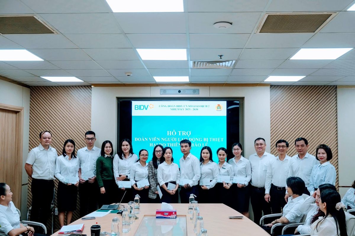 Trao gửi tình thường đến người thân đoàn viên BIDV chi nhanh Sở giao dịch 2