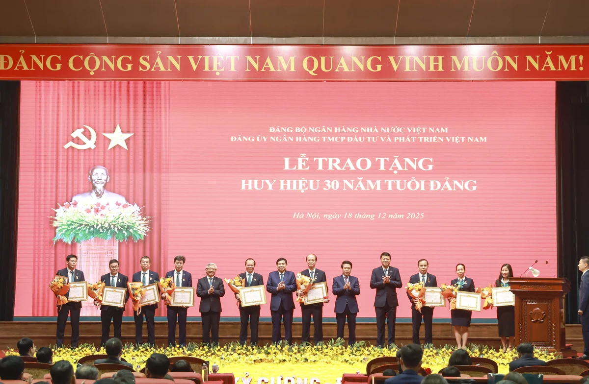 Đổi mới phương thức lãnh đạo, gắn chuyển đổi số với công tác xây dựng Đảng
