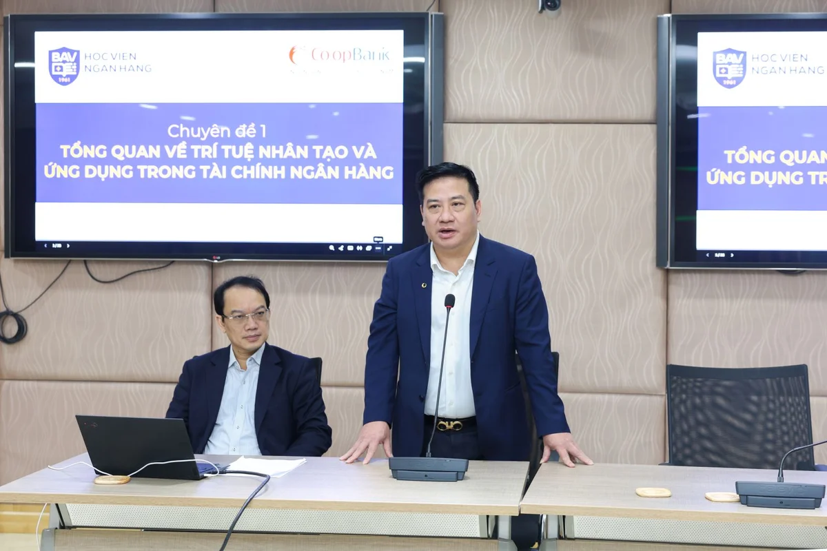 Ông Nguyễn Thạc Tâm - Phó Tổng Giám đốc Co-opBank phát biểu tại Chương trình đào tạo “Trí tuệ nhân tạo AI trong ngân hàng” do Co-opBank tổ chức
