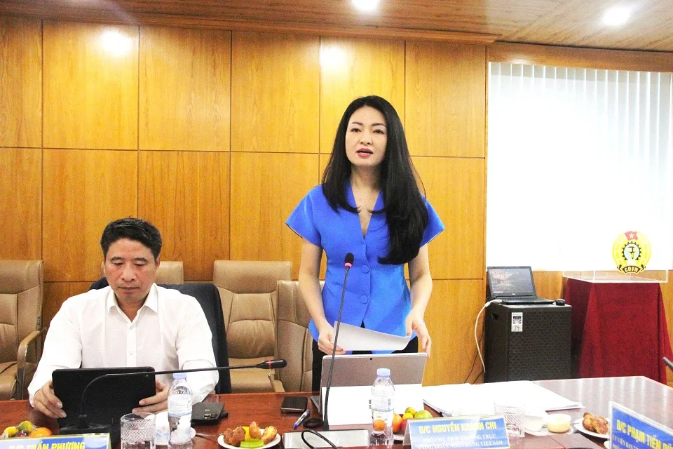 Đồng chí Nguyễn Khánh Chi - Phó Chủ tịch Thường trực Công đoàn Ngân hàng Việt Nam phát biểu tại Hội nghị