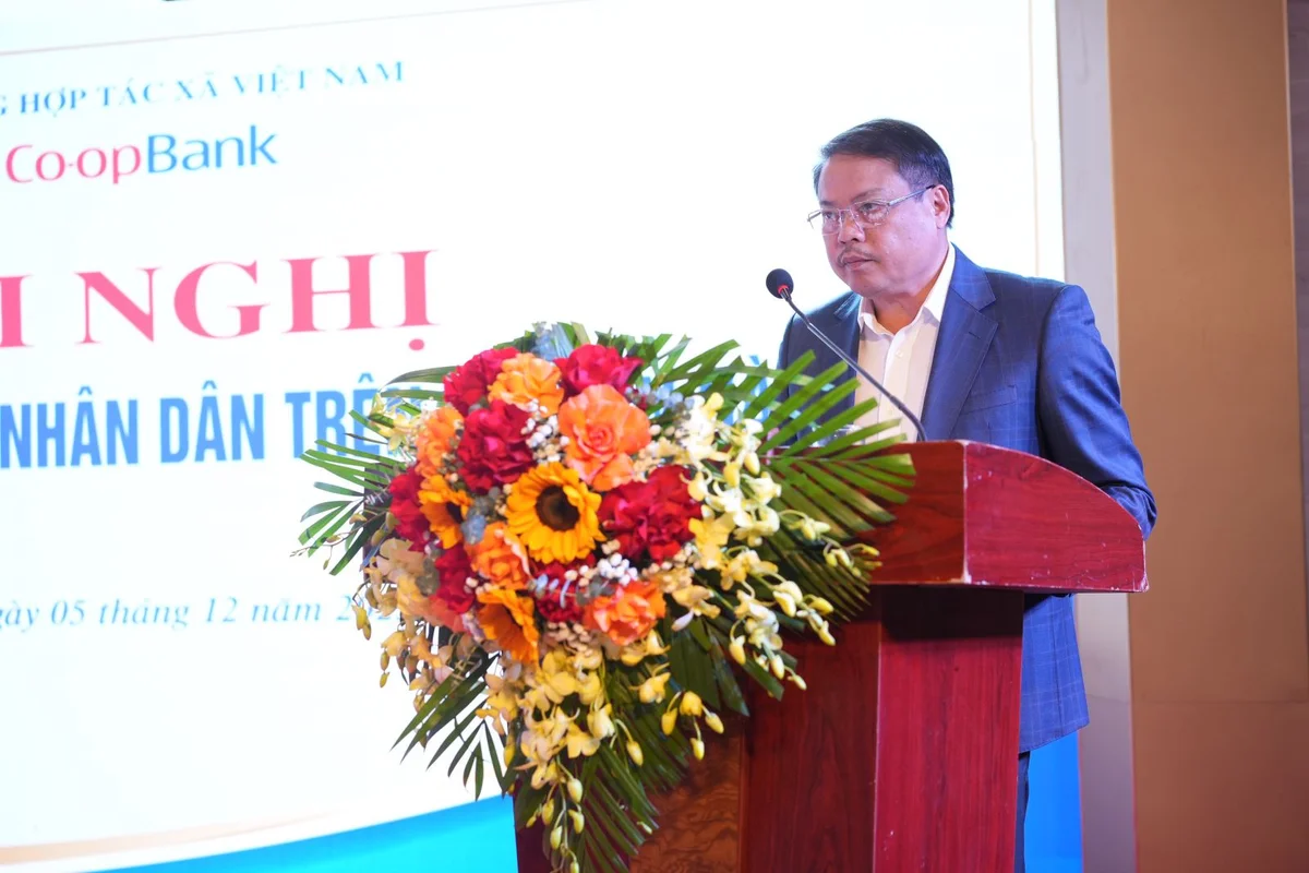 Ông Nguyễn Văn Trung - Phó Giám đốc NHNN Khu vực 8 phát biểu tại Hội nghị
