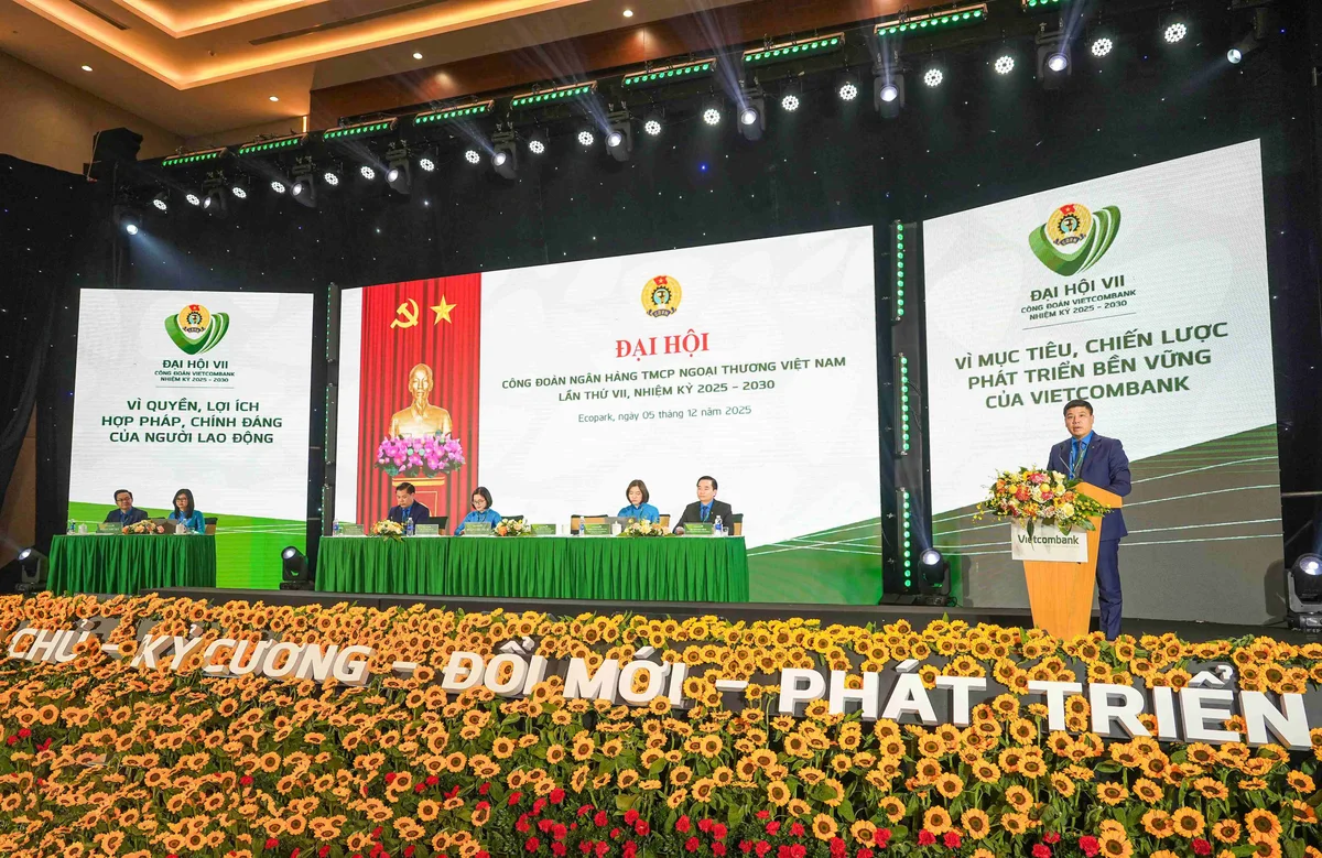 Ông Hồng Quang - Chủ tịch Công đoàn Vietcombank phát biểu khai mạc Đại hội
