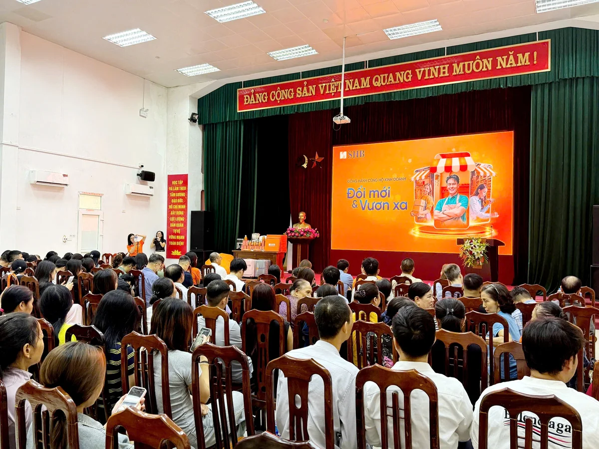 Hội thảo giải đáp tư vấn của SHB thu hút đông đảo tiểu thương tham dự