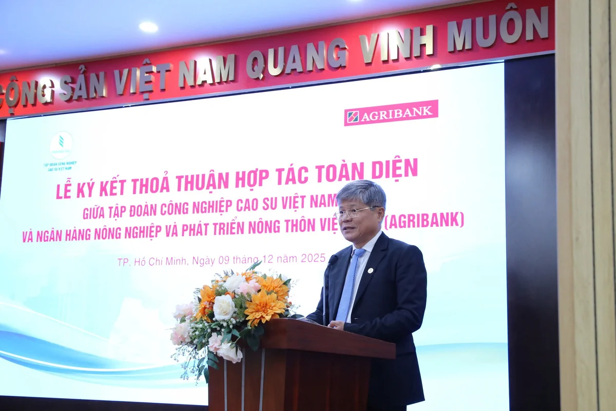 Ông Trần Công Kha - Chủ tịch Hội đồng quản trị Tập đoàn Công nghiệp Cao su Việt Nam (VRG) phát biểu tại Lễ ký kết