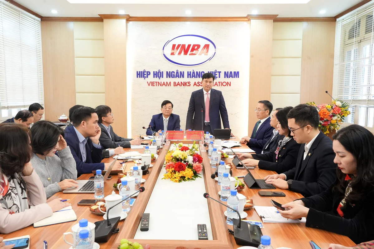 Quang cảnh cuộc họp