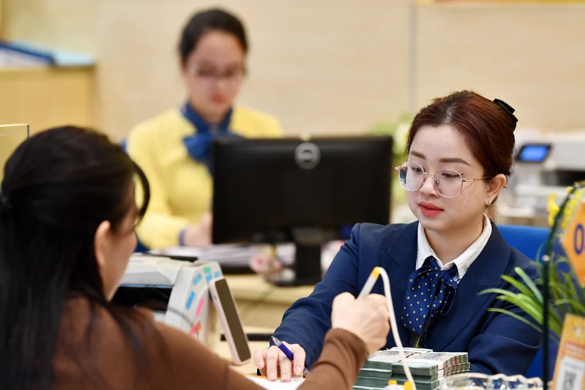 Ngân hàng thương mại đẩy mạnh điều chỉnh hạ lãi suất cho vay mua nhà đối với người trẻ