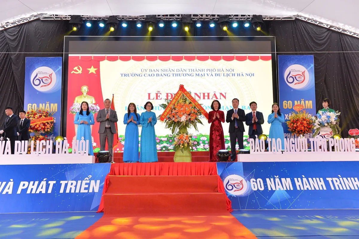Trường Cao đẳng Thương mại và Du lịch Hà Nội kỷ niệm 60 năm ngày thành lập trường