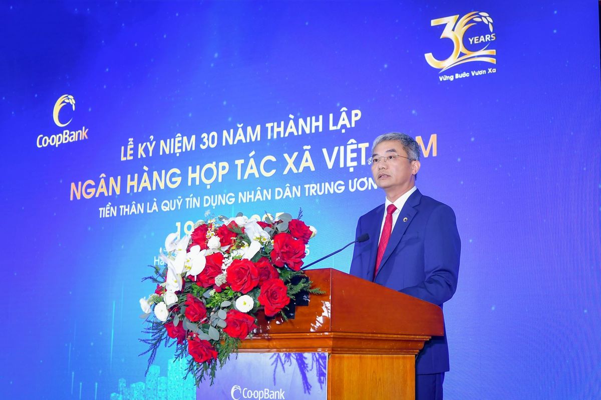 Đồng chí Nguyễn Quốc Cường - Bí thư Đảng ủy, Chủ tịch HĐQT Co-opBank phát biểu tại buổi lễ kỷ niệm 30 năm thành lập Co-opBank