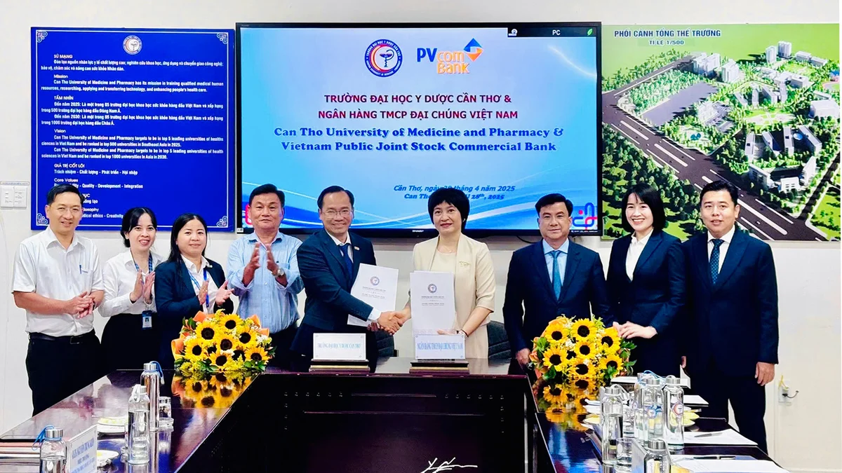 PVcomBank ký kết thỏa thuận hợp tác với Trường Đại học Y Dược Cần Thơ