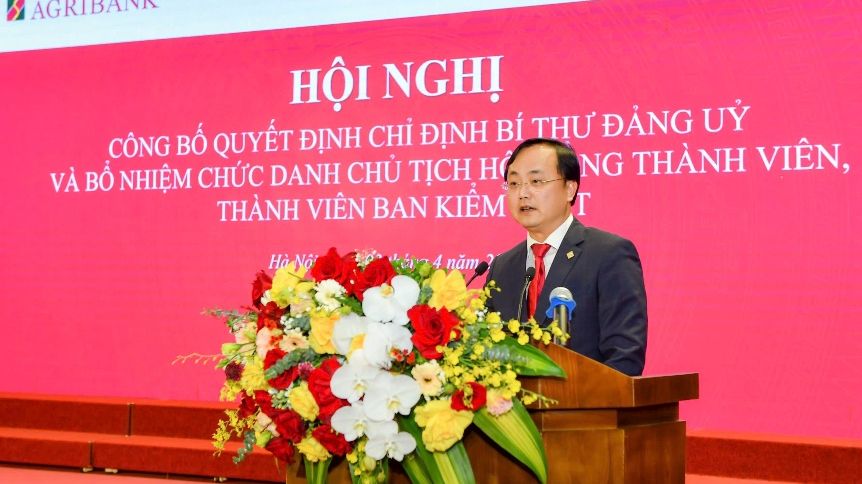 Đồng chí Tô Huy Vũ - Bí thư Đảng ủy, Chủ tịch Hội đồng Thành viên Agribank phát biểu nhận nhiệm vụ