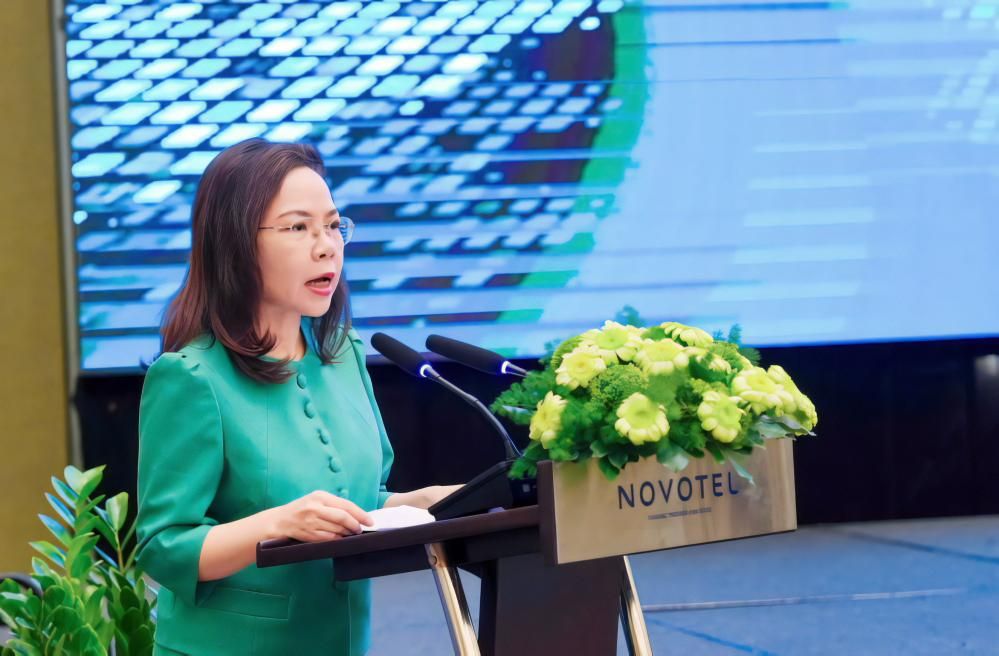Vụ trưởng Vụ tín dụng các ngành kinh tế NHNN Hà Thu Giang phát biểu tại diễn đàn