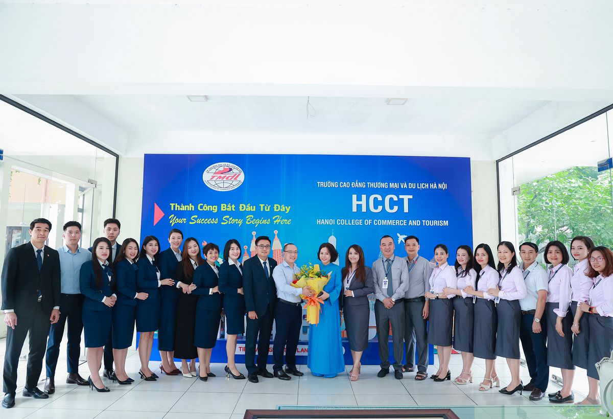 PVcomBank cam kết đồng hành cùng nhà trường đào tạo nguồn nhân lực chất lượng cao