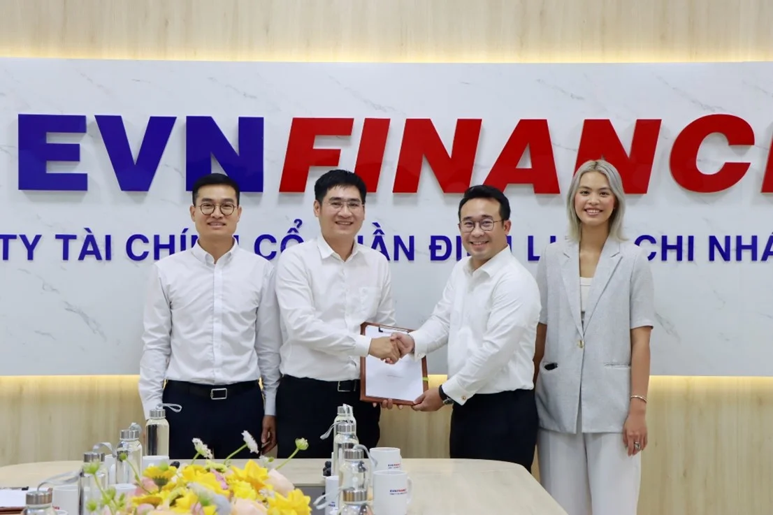 Đại diện hai đơn vị ký kết thỏa thuận hợp tác.