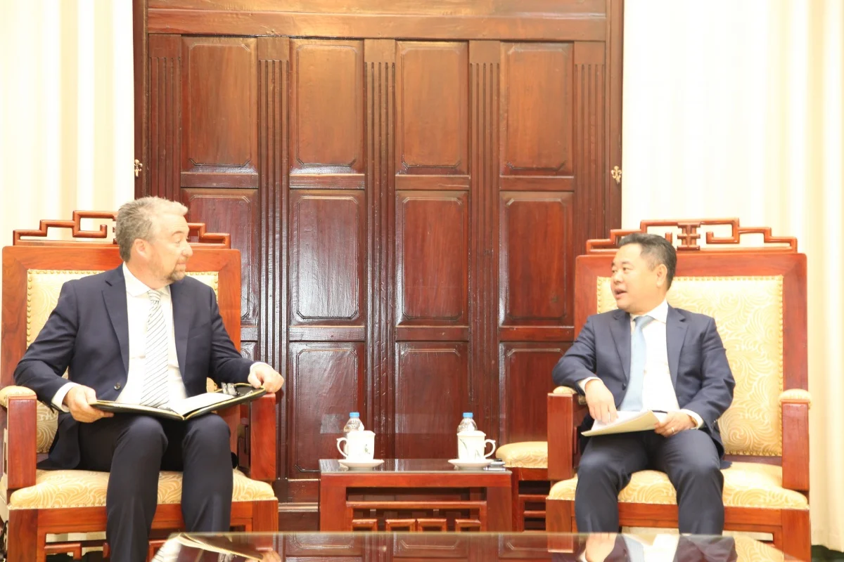 Phó Thống đốc NHNN Nguyễn Ngọc Cảnh tiếp ông Craig Murphy, Giám đốc Nhóm nước số 7 tại AIIB