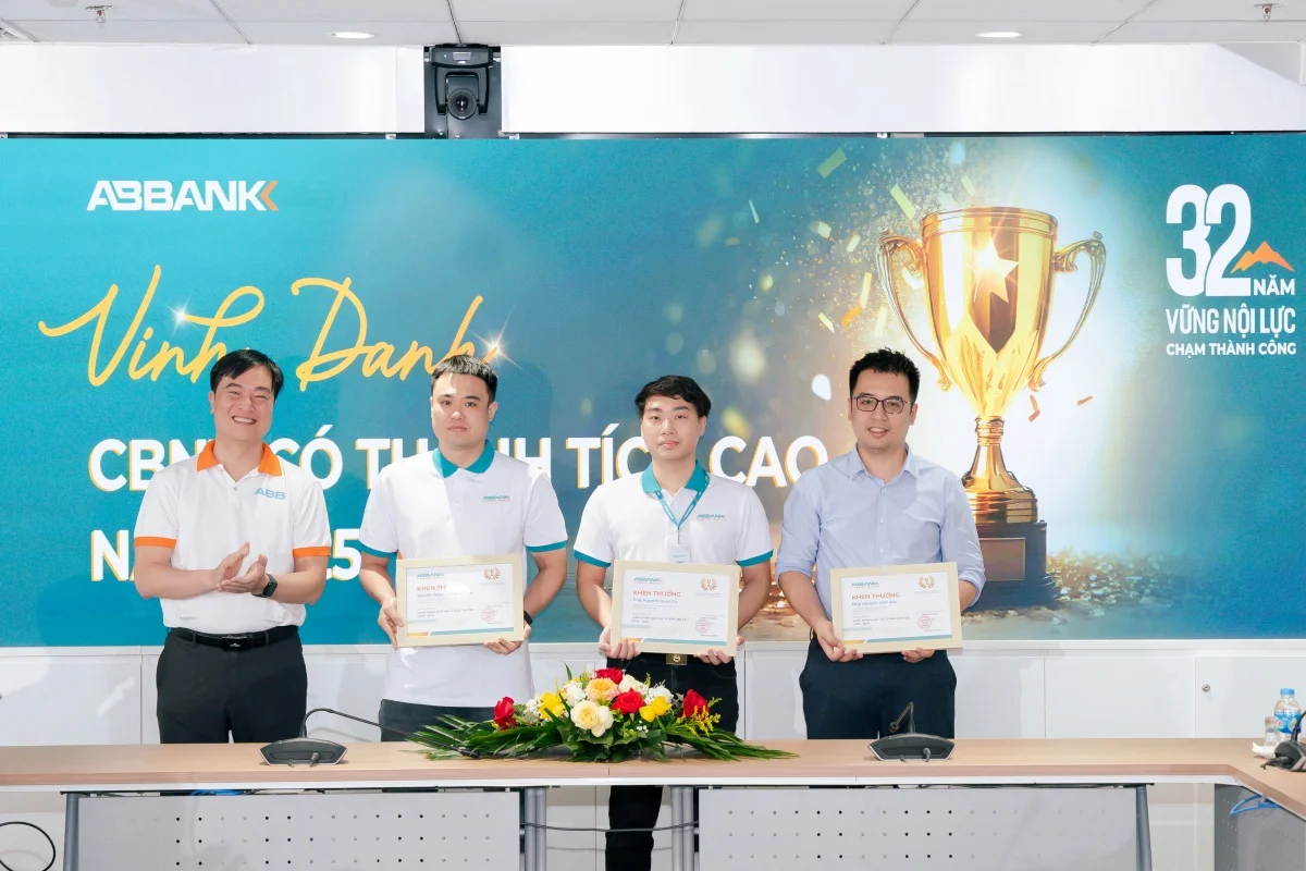 32 năm đồng hành - ABBANK tri ân khách hàng