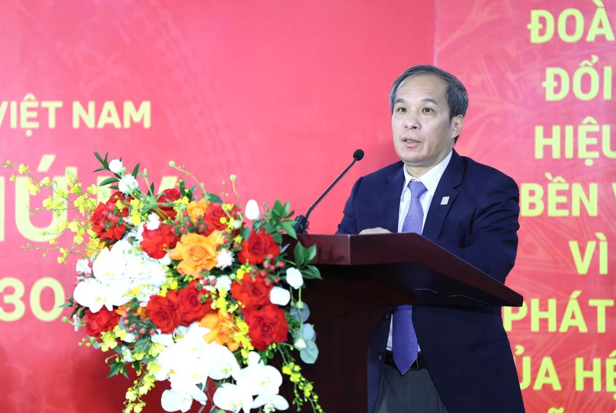 Đồng chí Đoàn Thái Sơn - Ủy viên Ban thường vụ Đảng ủy, Phó Thống đốc NHNN Việt Nam phát biểu chỉ đạo tại Đại hội