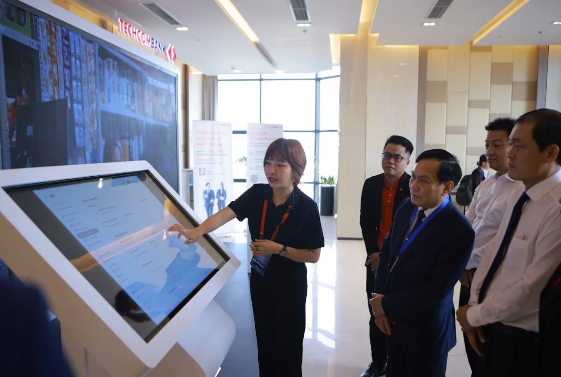 Techcombank đồng hành chuyển đổi số cùng doanh nghiệp Cần Thơ