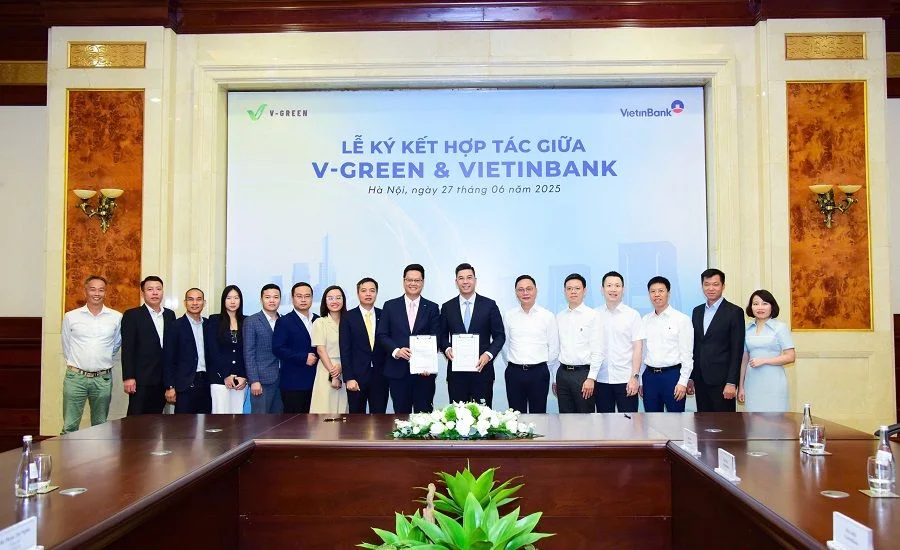 Thỏa thuận hợp tác giữa VietinBank và V-Green hứa hẹn sẽ góp phần thúc đẩy phủ sóng trạm sạc xe điện