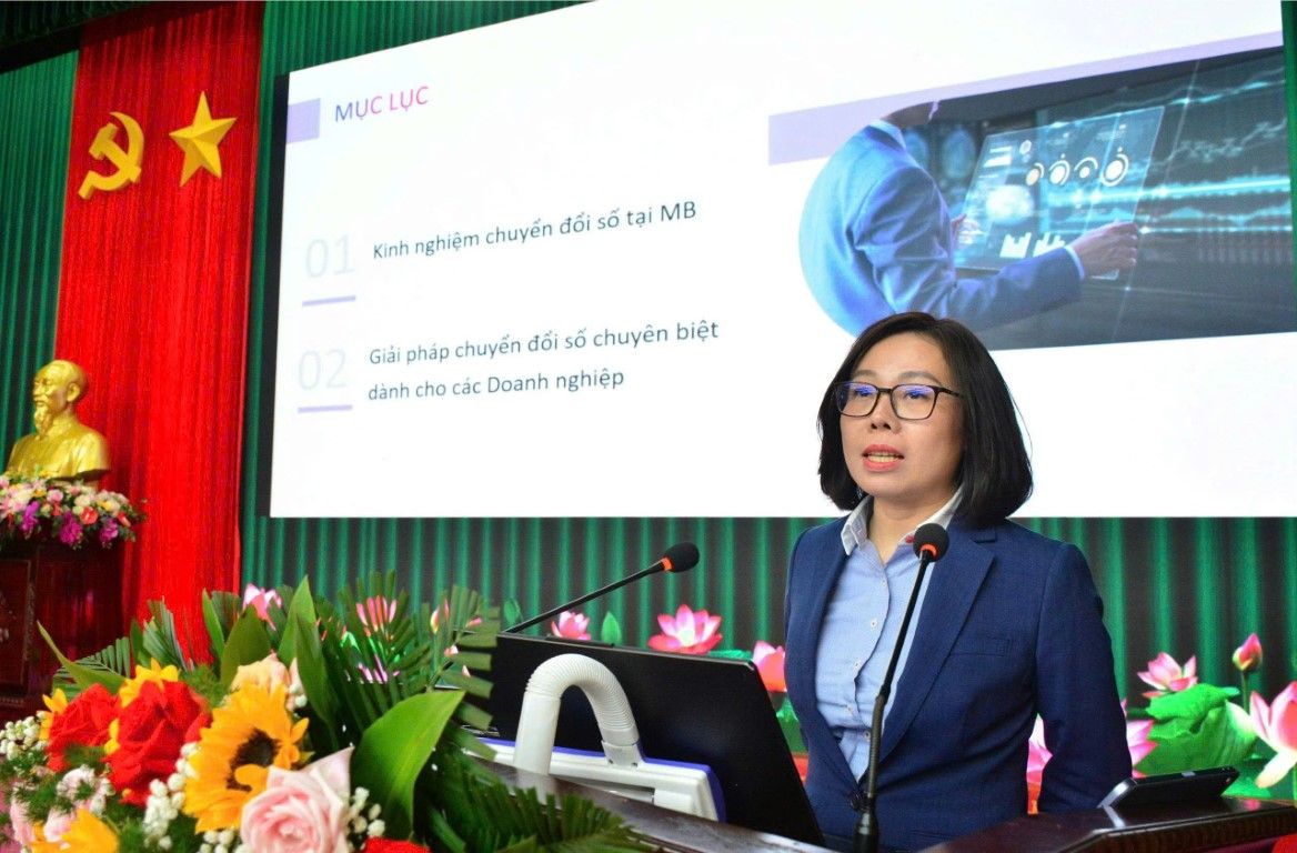 Bà Phạm Thị Mai Anh – Phó Giám đốc Khối Ngân hàng số MB chia sẻ tại sự kiện