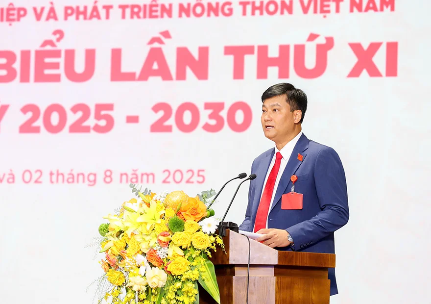 Đồng chí Phạm Toàn Vượng - Phó Bí thư Đảng ủy, Thành viên Hội đồng thành viên, Tổng Giám đốc phát biểu tại Đại hội