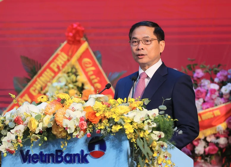 Phó Thủ tướng Chính phủ Bùi Thanh Sơn phát biểu chỉ đạo Đại hội đại biểu Đảng bộ Ngân hàng thương mại cổ phần Công thương Việt Nam (VietinBank) lần thứ XI, nhiệm kỳ 2025-2030 - Ảnh: VGP/Hải Minh