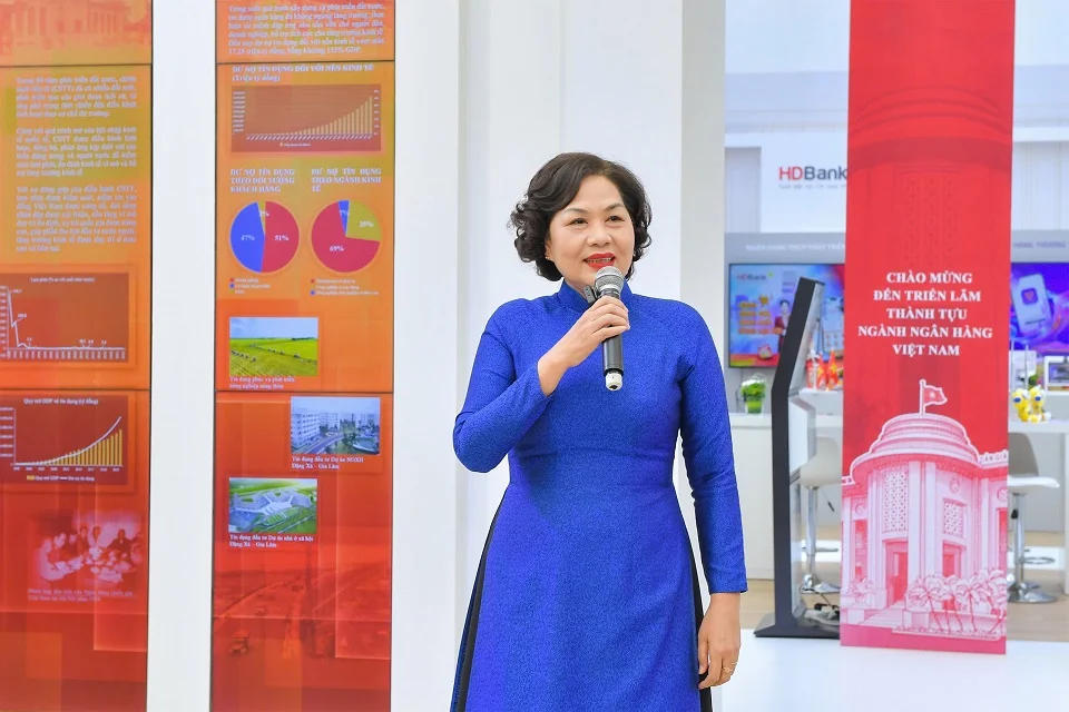 Thống đốc NHNN Nguyễn Thị Hồng phát biểu khai mạc không gian triển lãm thành tựu ngành Ngân hàng với chủ đề “Ngành Ngân hàng Việt Nam - Tự hào quá khứ, vững vàng hiện tại, kiến tạo tương lai”