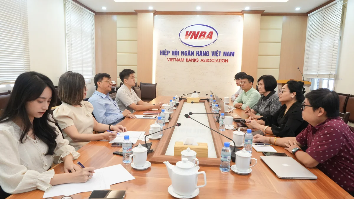 Phó Chủ tịch, Tổng Thư ký Nguyễn Quốc Hùng tiếp Chủ tịch Trung tâm Trọng tài Thương mại và Đầu tư Việt Nam