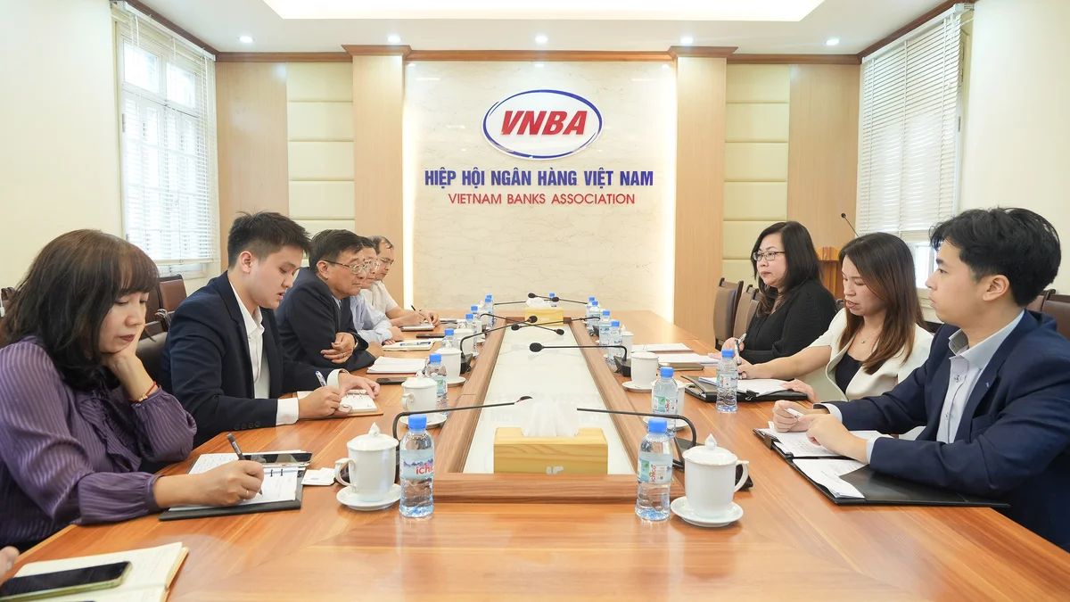 Quang cảnh buổi làm việc