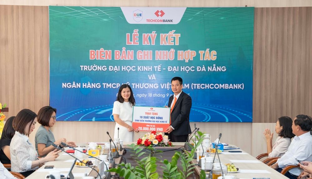 Techcombank hợp tác chiến lược với Trường Đại học Kinh tế – Đại học Đà Nẵng, phát triển nguồn nhân lực cho Trung tâm Tài chính Quốc tế