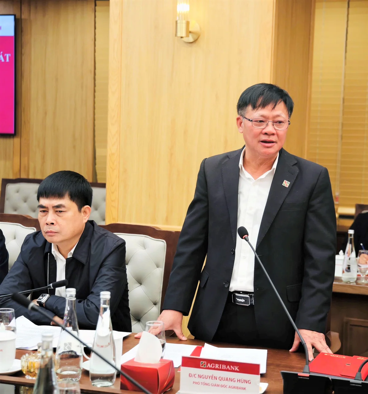 Đ/c Nguyễn Quang Hùng - Ủy viên Ban Thường vụ Đảng ủy, Phó Tổng Giám đốc Agribank phát biểu tại Hội nghị