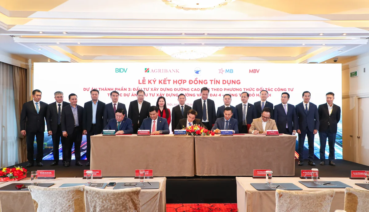 Agribank cùng các ngân hàng thương mại MB, BIDV, MBV và Công ty Cổ phần đường cao tốc Vành đai 4 Hà Nội ký kết Hợp đồng tín dụng tài trợ vốn đối với Dự án Đầu tư xây dựng đường Vành đai 4 - Vùng Thủ đô Hà Nội