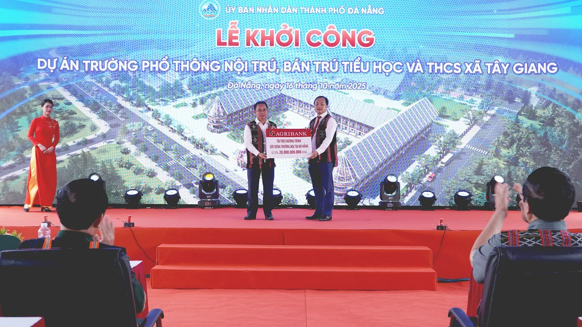 Đồng chí Tô Huy Vũ - Bí thư Đảng ủy, Chủ tịch Hội đồng thành viên Agribank trao tặng 20 tỷ đồng tài trợ chương trình xây dựng trường học tại Đà Nẵng, góp phần hoàn thiện hạ tầng giáo dục và tạo nền tảng bền vững cho xây dựng nông thôn mới