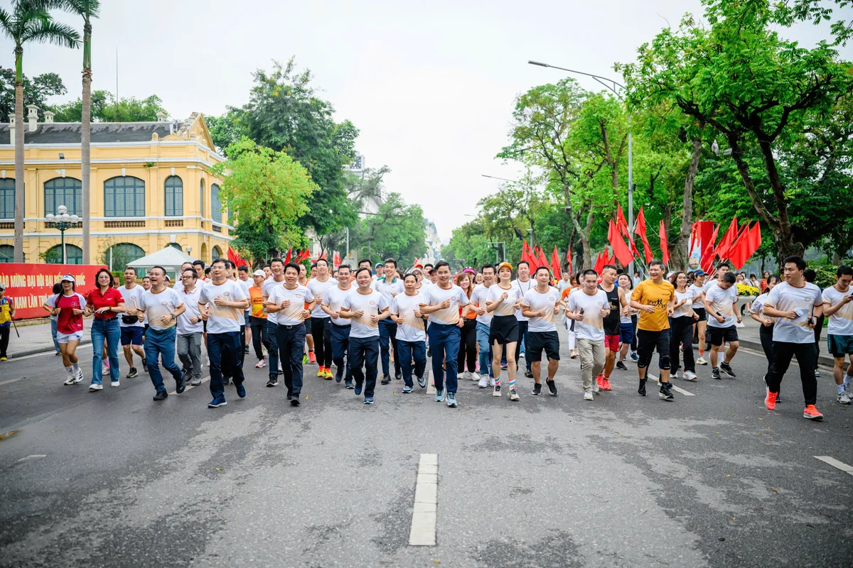 Hoạt động chạy bộ trong ngành Ngân hàng góp phần lan tỏa tinh thần rèn luyện thể dục, thể thao, nâng cao sức khỏe
