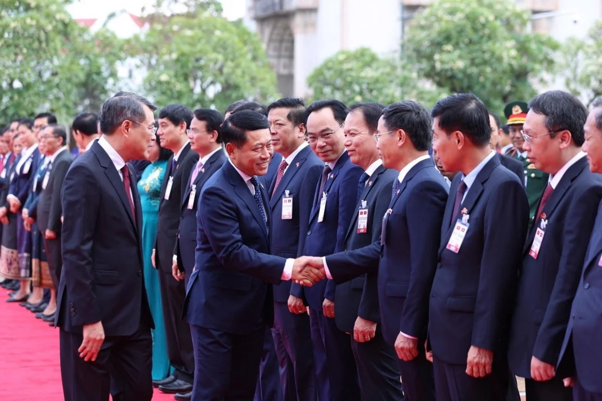 Lễ đón chính thức của Thủ tướng Lào Saleumxay Kommasith