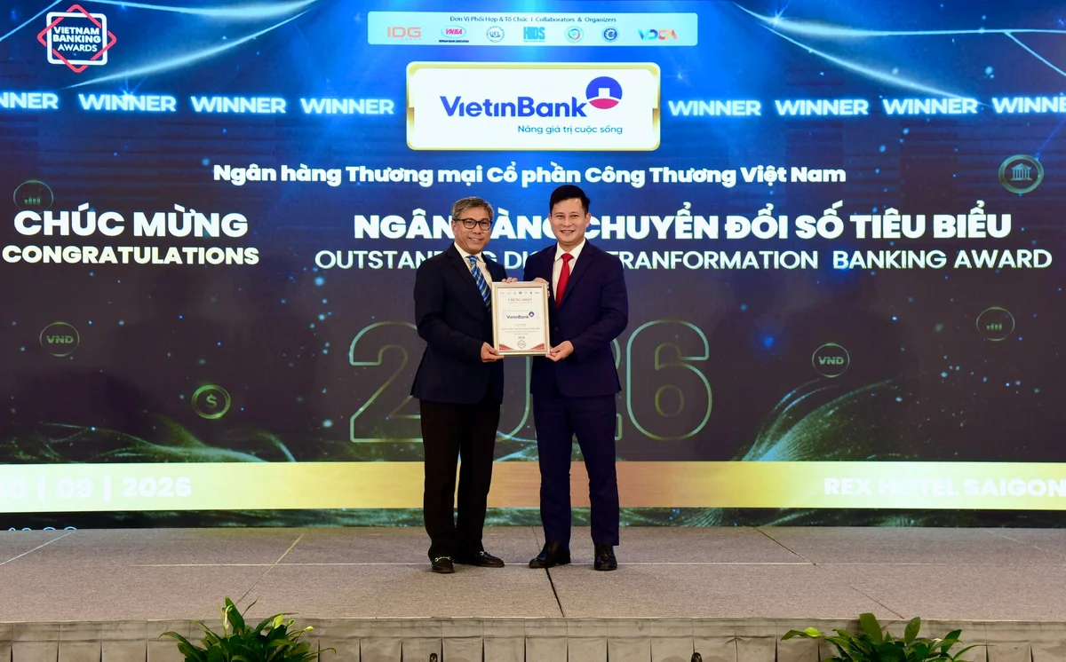 Ông Trần Công Quỳnh Lân nhận Giải thưởng Ngân hàng Chuyển đổi số tiêu biểu