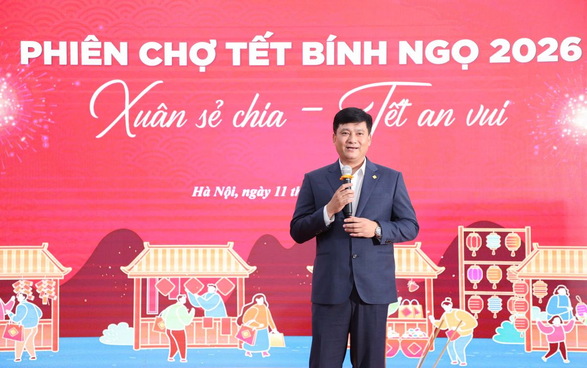 Đồng chí Phạm Toàn Vượng - Phó Bí thư Đảng ủy, Thành viên Hội đồng thành viên, Tổng Giám đốc phát biểu tại Phiên chợ