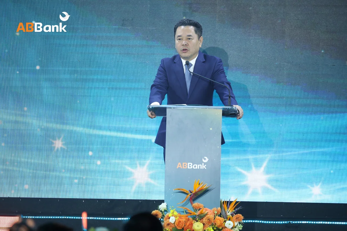 Phó Thống đốc Ngân hàng Nhà nước Việt Nam Nguyễn Ngọc Cảnh ghi nhận, đánh giá cao những kết quả ABBank đạt được trong thời gian qua