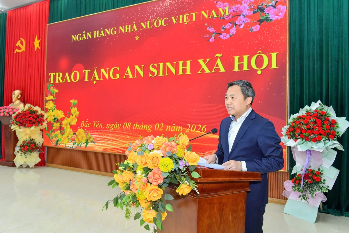 Chủ tịch UBND tỉnh Sơn La Nguyễn Đình Việt phát biểu tại chương trình an sinh xã hội