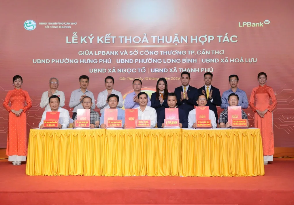 Lễ ký kết thỏa thuận hợp tác giữa LPBank với một số đơn vị tiêu biểu trên địa bàn thành phố Cần Thơ. Ảnh: LPBank
