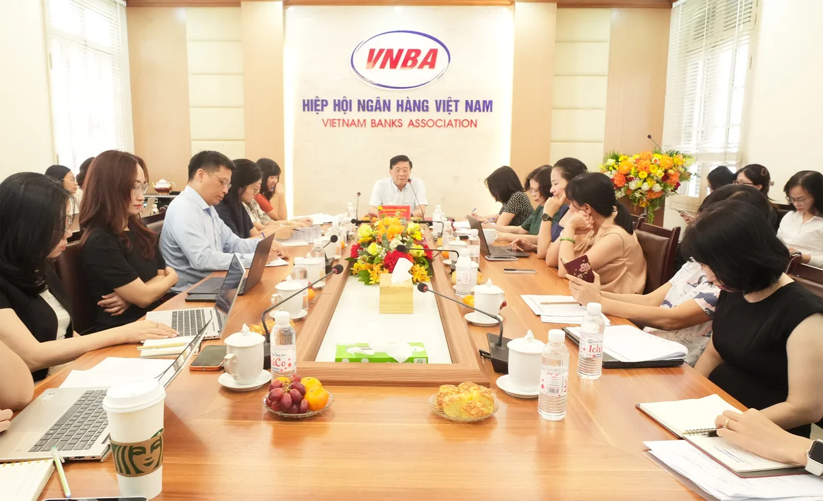 Hiệp hội Ngân hàng Việt Nam họp góp ý sửa đổi thông tư 20: Tháo gỡ vướng mắc, thúc đẩy phát triển bao thanh toán