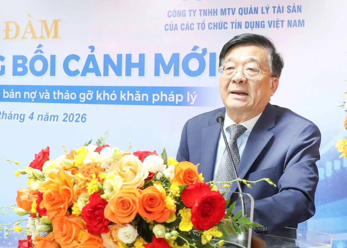 TS. Nguyễn Quốc Hùng, Phó Chủ tịch kiêm Tổng Thư ký Hiệp hội Ngân hàng Việt Nam phát biểu tại toạ đàm