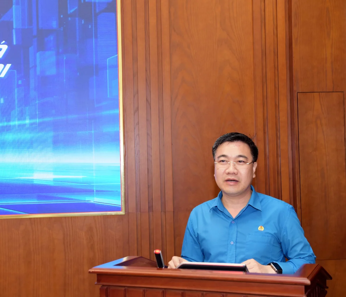 Ông Nguyễn Thành Trung, Phó Chủ tịch CĐ NHVN thông tin về kế hoạch, thể lệ và tiến độ của Hội thi