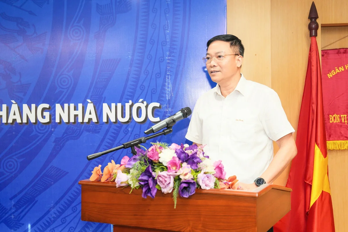 Đồng chí Đỗ Trọng Toàn, Phó Vụ trưởng Vụ Tổ chức cán bộ công bố Quyết định của Thống đốc NHNN