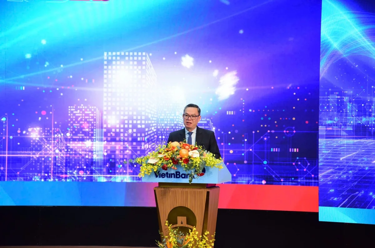Ông Trần Minh Bình - Bí thư Đảng ủy, Chủ tịch HĐQT VietinBank phát biểu khai mạc ĐHĐCĐ thường niên 2026